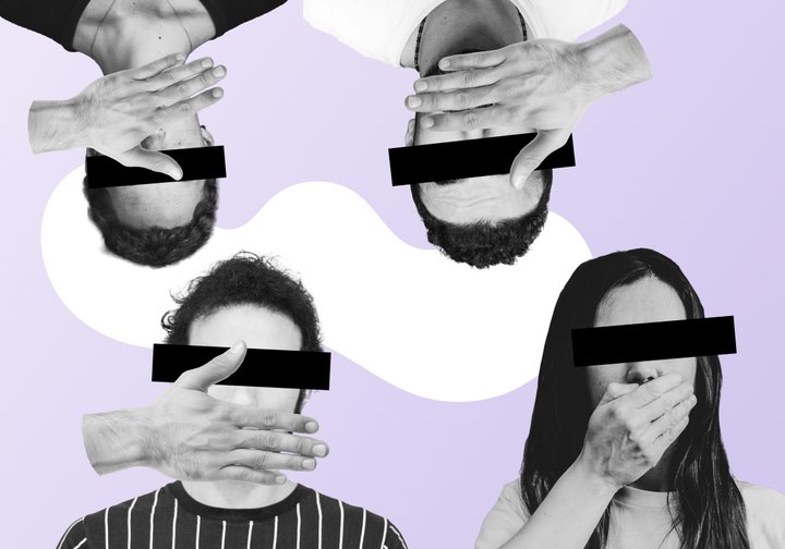 Več oseb, ki jim roke prekrivajo usta