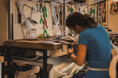 Kovani_uhani_foto_MegiPilko15_low_resolution