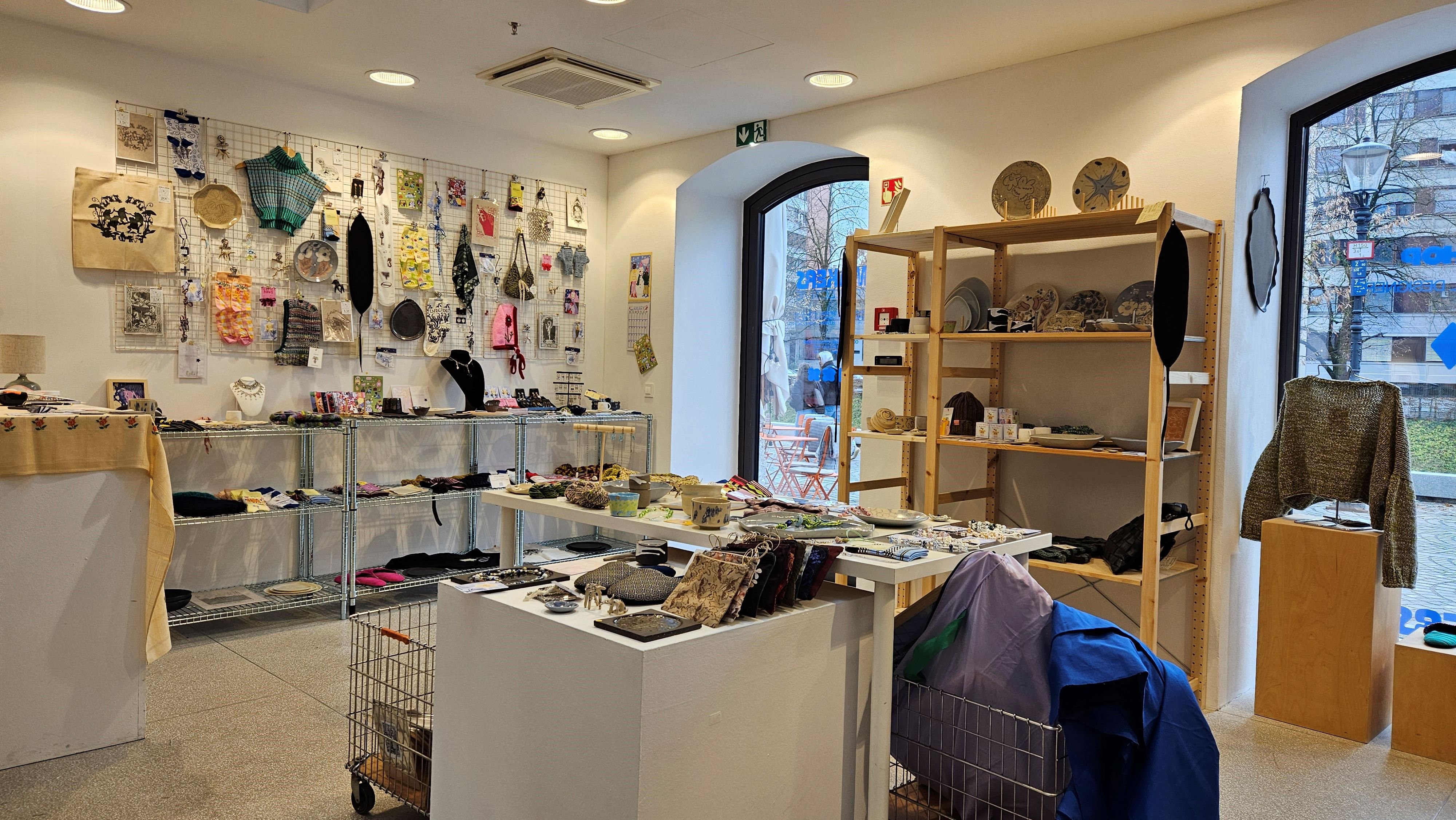 Pop_up_December_2025_Makers_Collective_ (5)_manjse