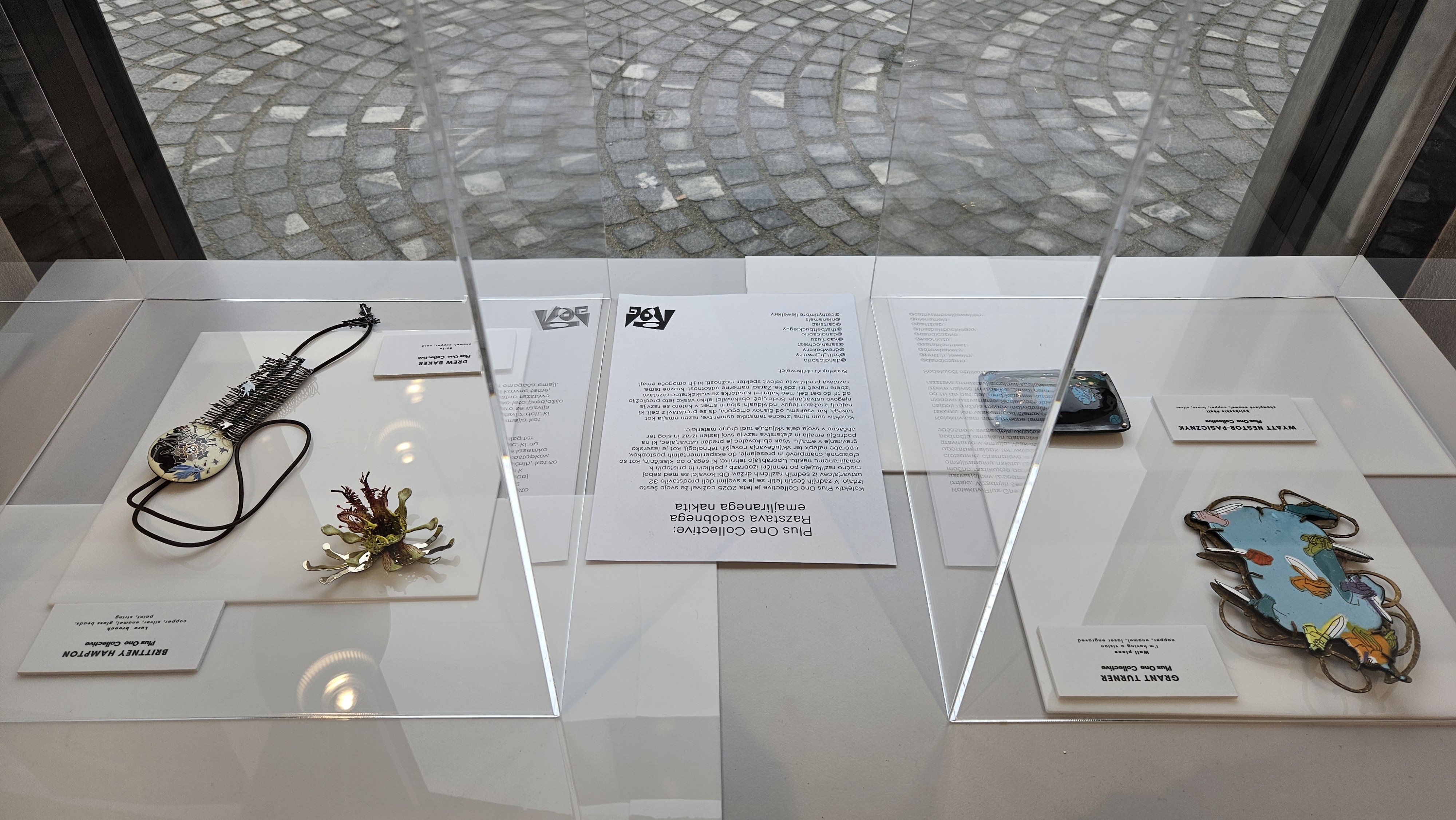 Razstava_emajla_One_Plus_Collective_ (1)