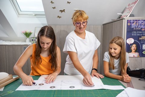 Studio Trmoglavka_šivanje_ima dovljenje staršev (3)
