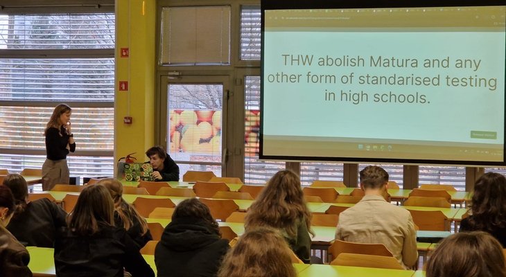 4EC91F9C-DC2A-4B1A-AC45-22F5A9286063