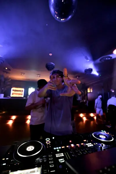 L'Artisan | UK to DnB