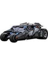 Réplique 1/6ème de la Batmobile (Tumbler) dans Batman Begins par Hot Toys