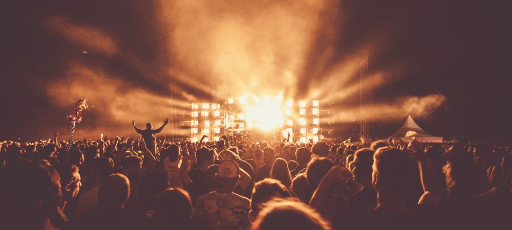 What is the impact of technology on virtual festivals?