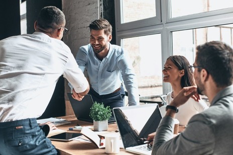 Comment intégrer un nouveau collaborateur dans une équipe commerciale ? 