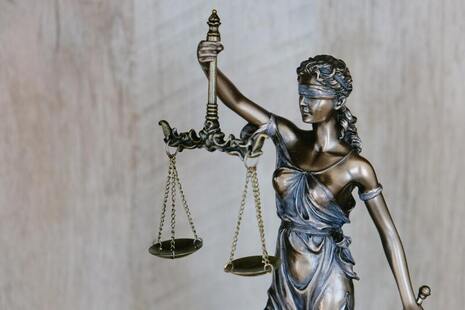 80 % des «chief legal officers» rapportent directement au CEO, énonce une étude mondiale