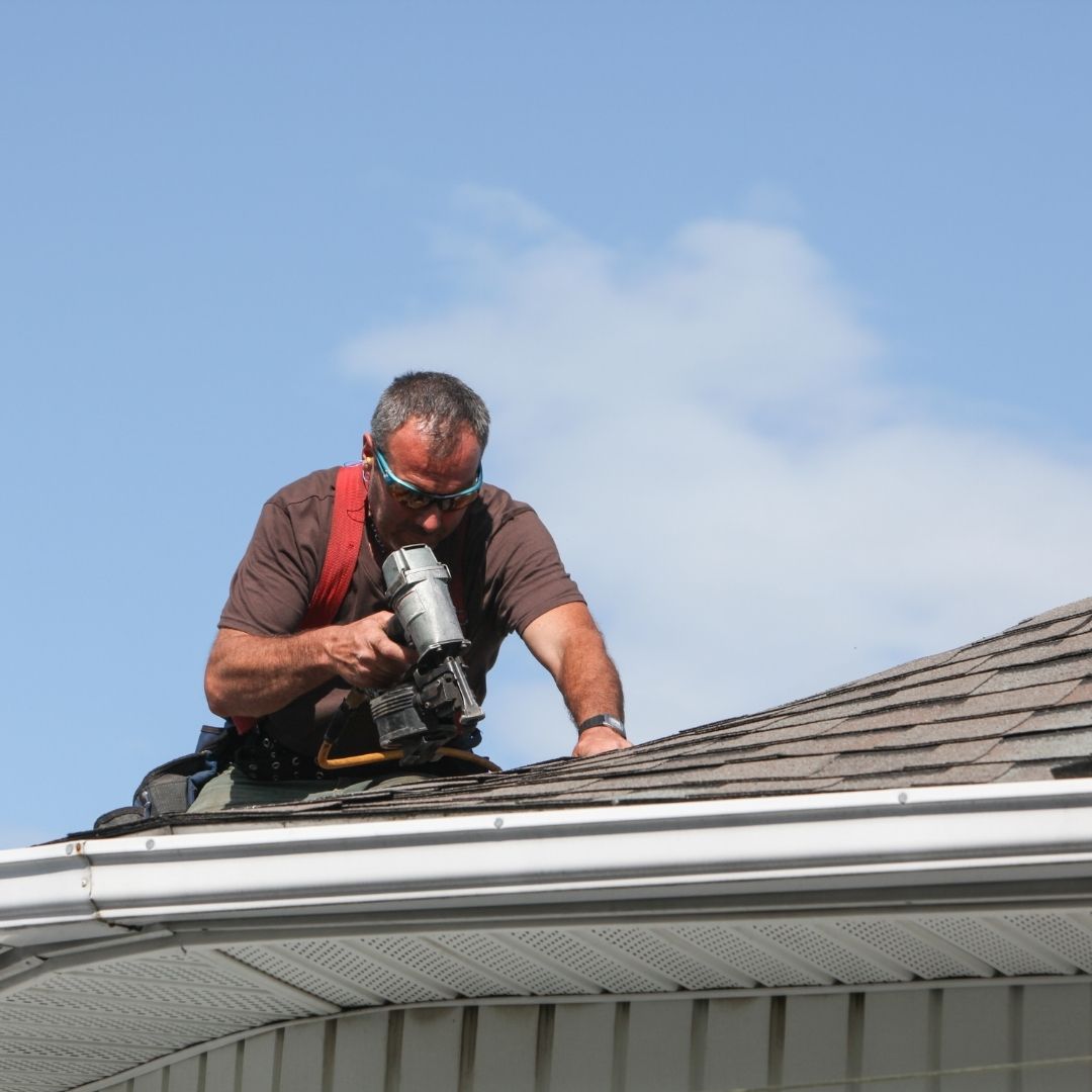 How do I choose the right roof repair service?