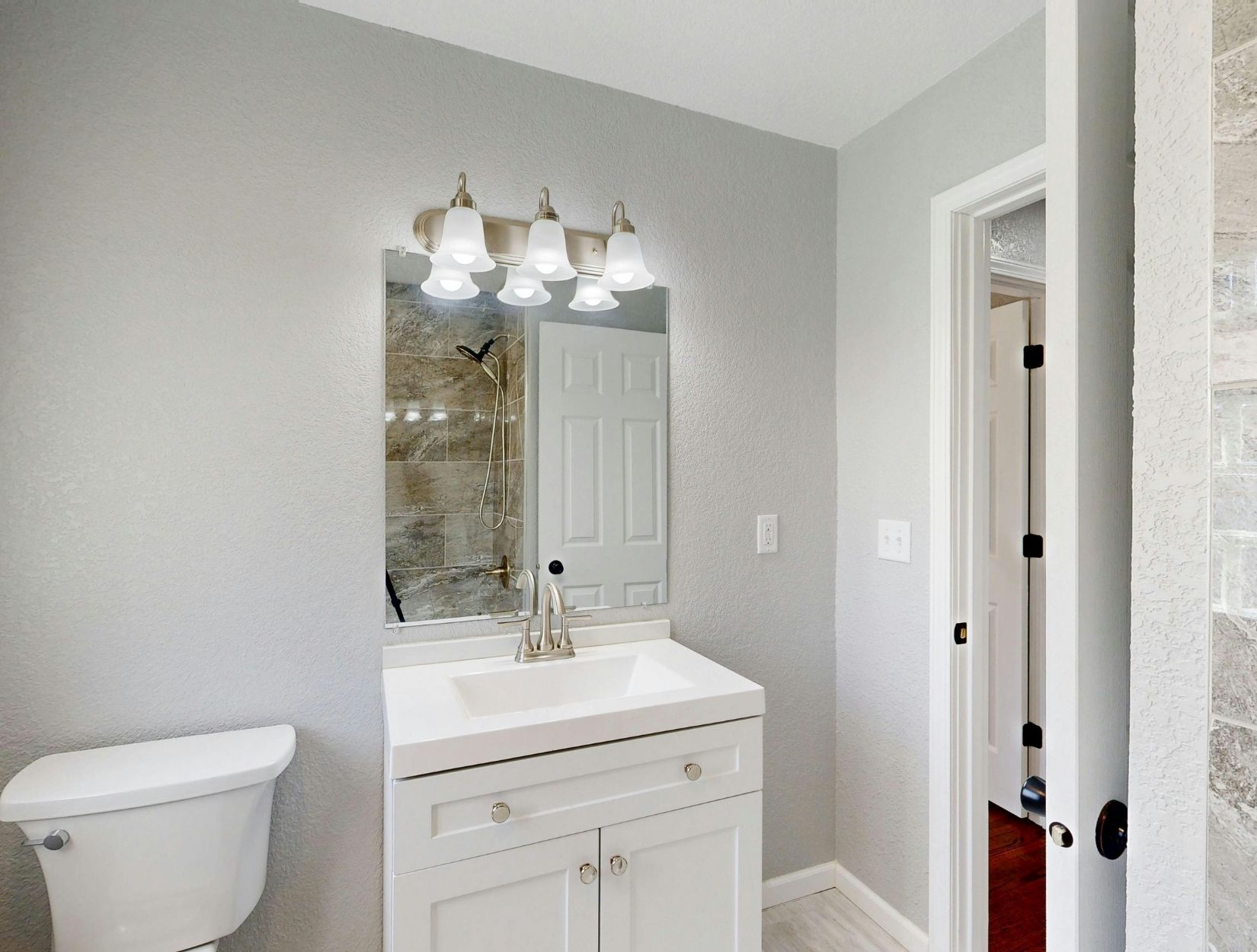 Sanitization and Deep Cleaning Experts