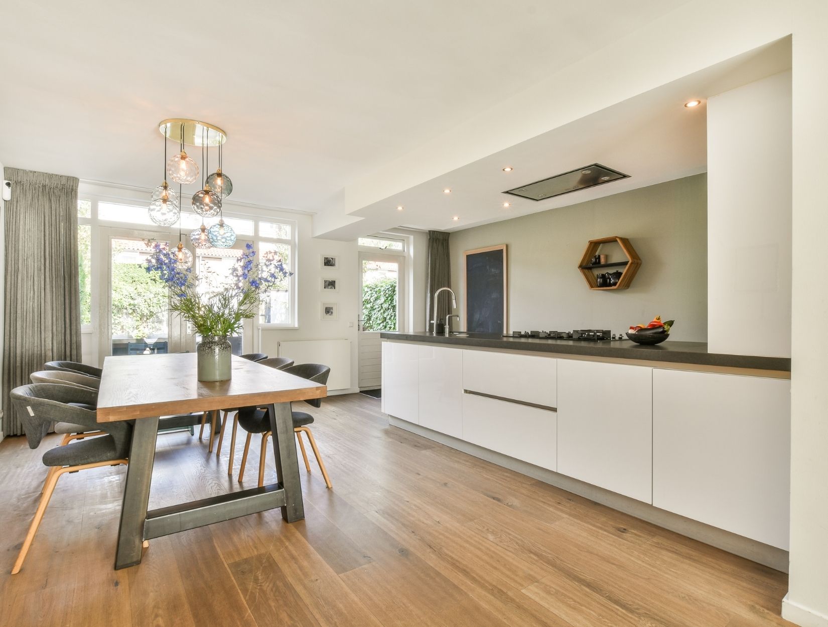 Reliable and Professional Cleaning Staff