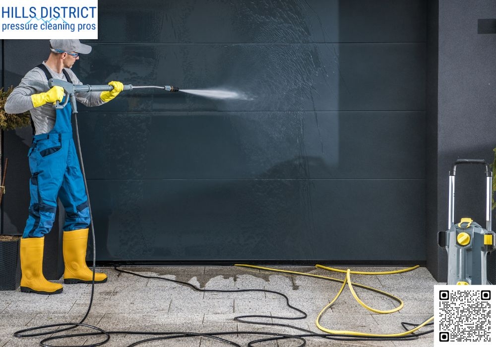 How does Hills District Pressure Cleaning Pros ensure customer satisfaction?