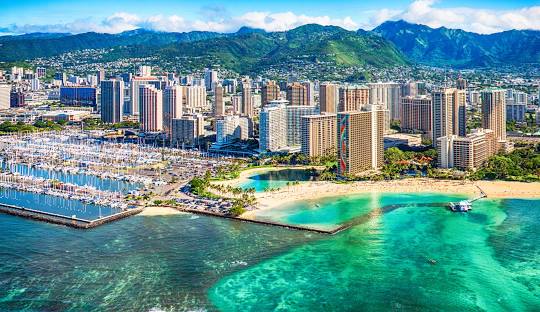 Honolulu’s Thriving Sports Scene: Marathons, Championships, and Iconic Events