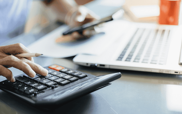 Calcul salaire moyen et salaire médian en France (INSEE 2025)