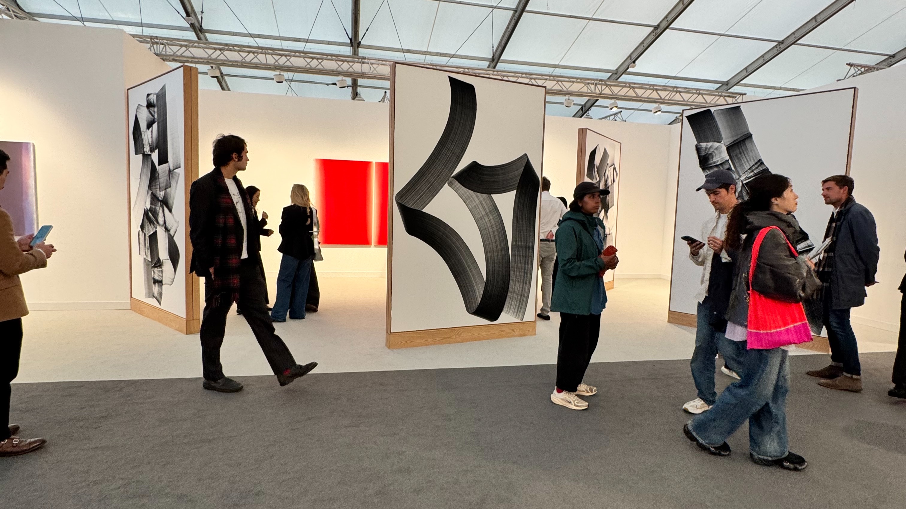  When the Calendar Overflows: Frieze London, Paris+ and the Art World’s Dilemma