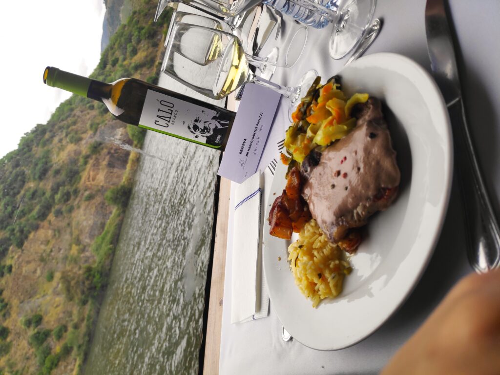 A traditional meal across the Douro river