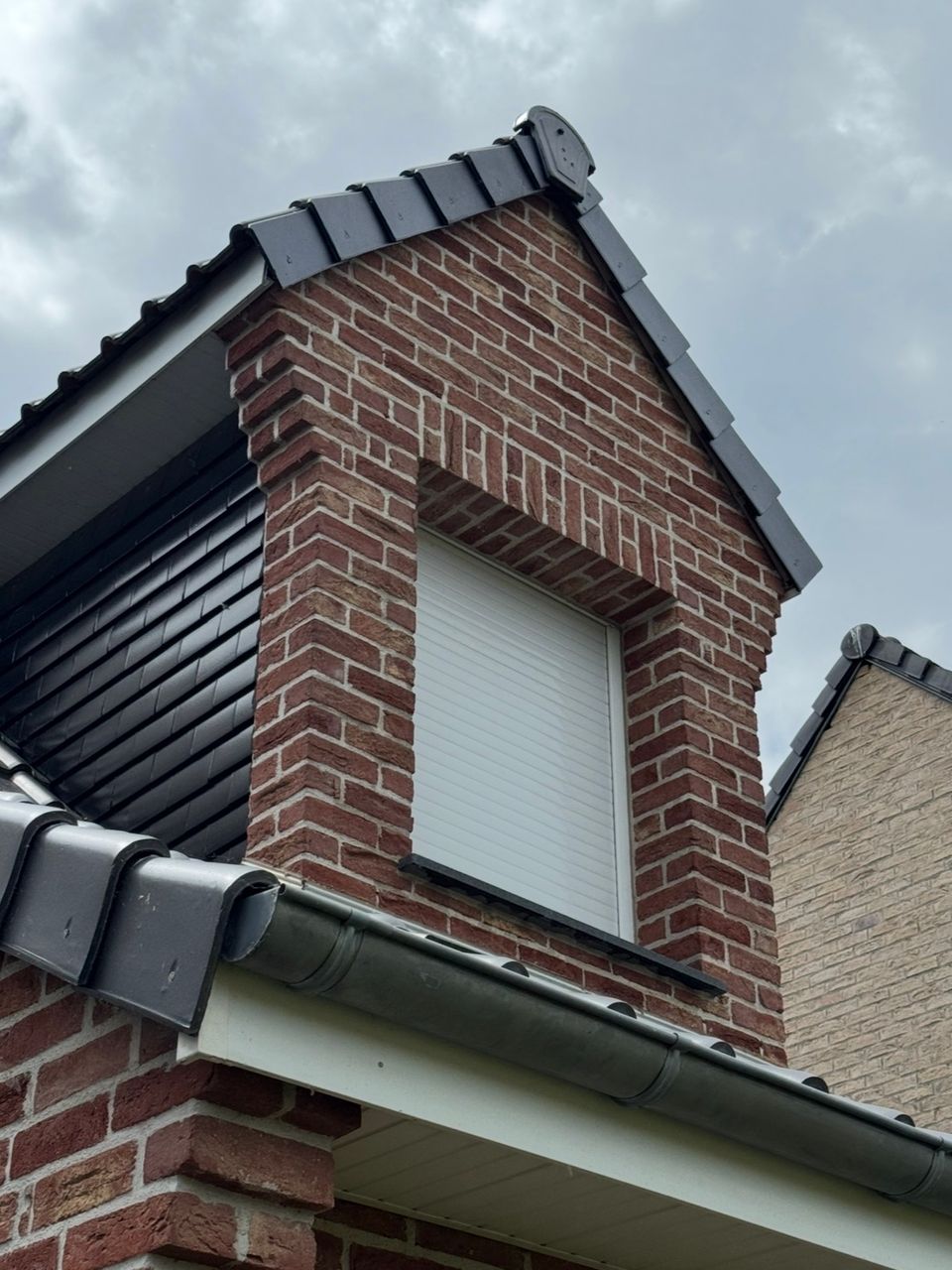 Volets extérieurs en hauteur difficile d'accès