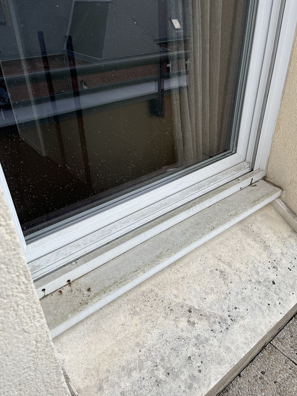 Avant nettoyage professionnel de vitres et husseries à Arras 