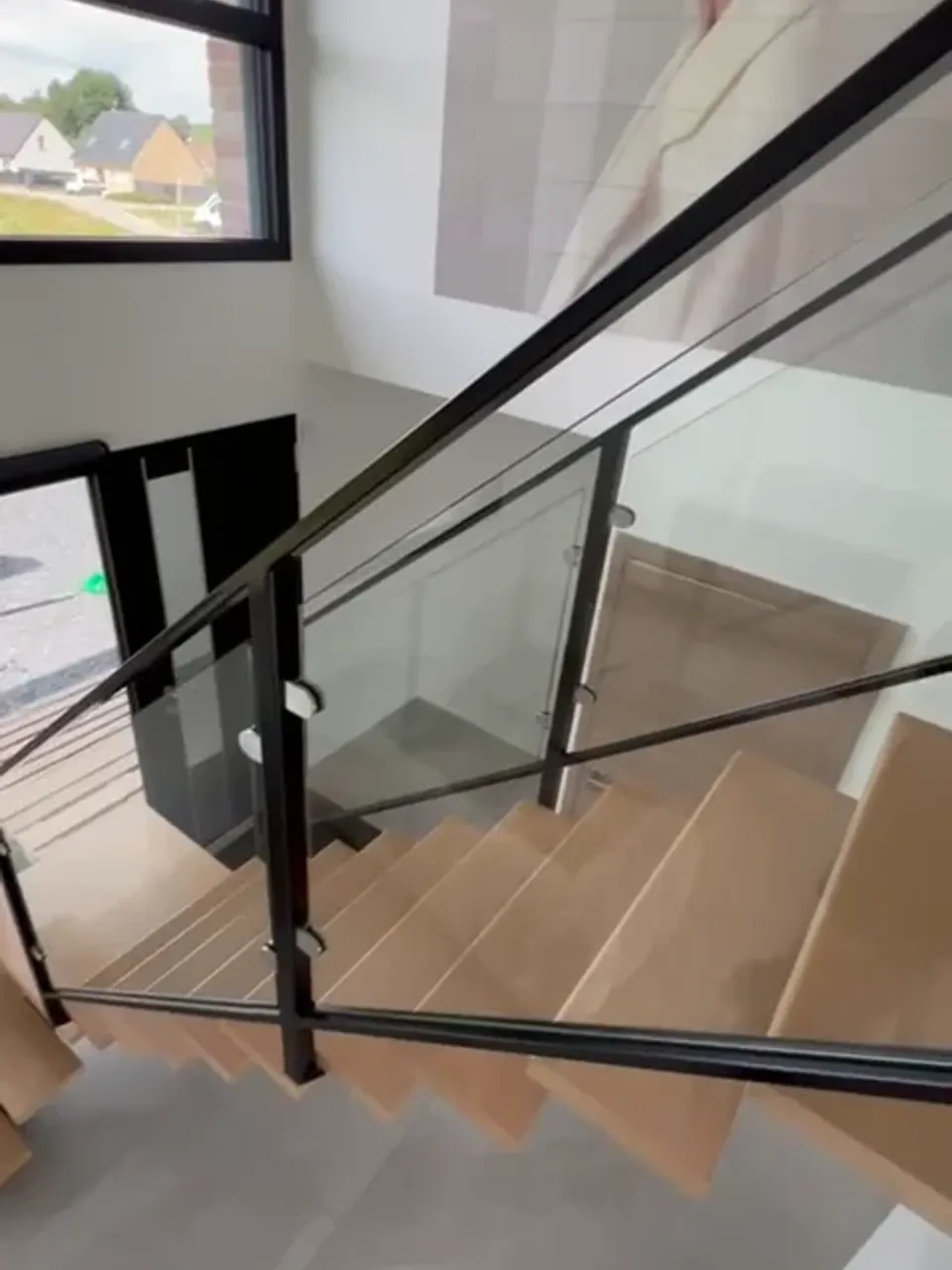 Nettoyage professionnel des vitres d'escaliers à Béthune - par Optipropre - Pas de Calais