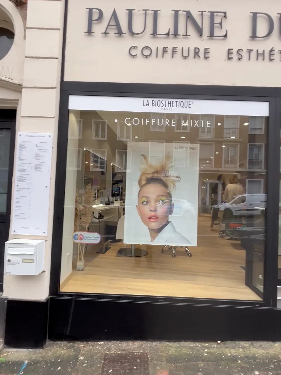 Nettoyage professionnel de vitrines commerciales par Optipropre à Arras - Pas de Calais