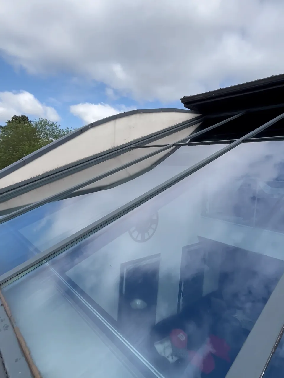 Résultat premium d'une intervention en nettoyage de vitres de verrière sur Aix-Noulette par Optipropre - Pas de Calais