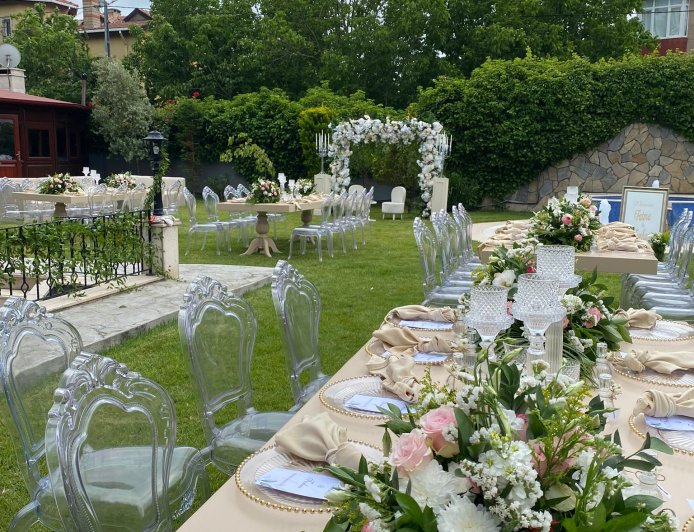Mutlu Gününe Renk Katacak Şık Nişan Süslemeleri