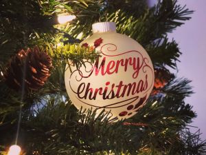 How does Astoria Lighting Co. help homeowners plan their holiday lighting design?