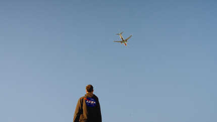 Les Yeux Vers Le Ciel