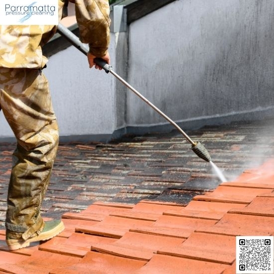 What are the signs that a deck needs cleaning?