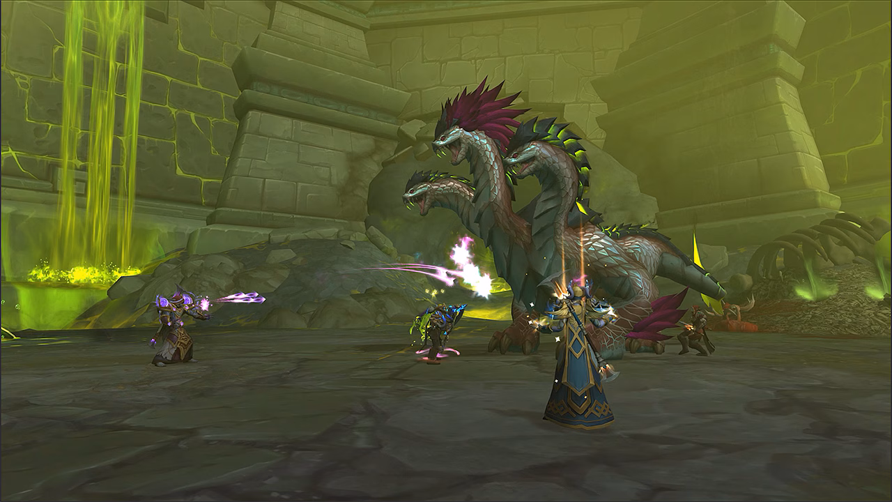 Un groupe de joueurs affronte une hydre à plusieurs têtes dans un temple amani de World of Warcraft Midnight