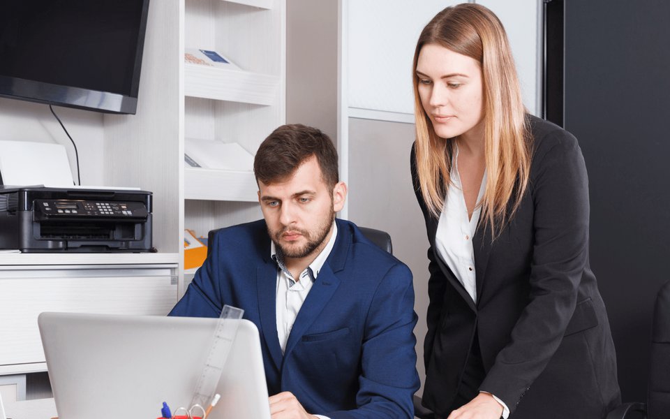 5 Pieces of Sales Advice From the Pros 1.png