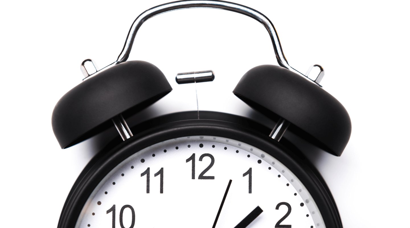 Average Handle Time (AHT) blog header