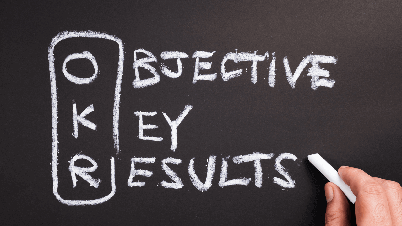 OKRs vs KPIs.png