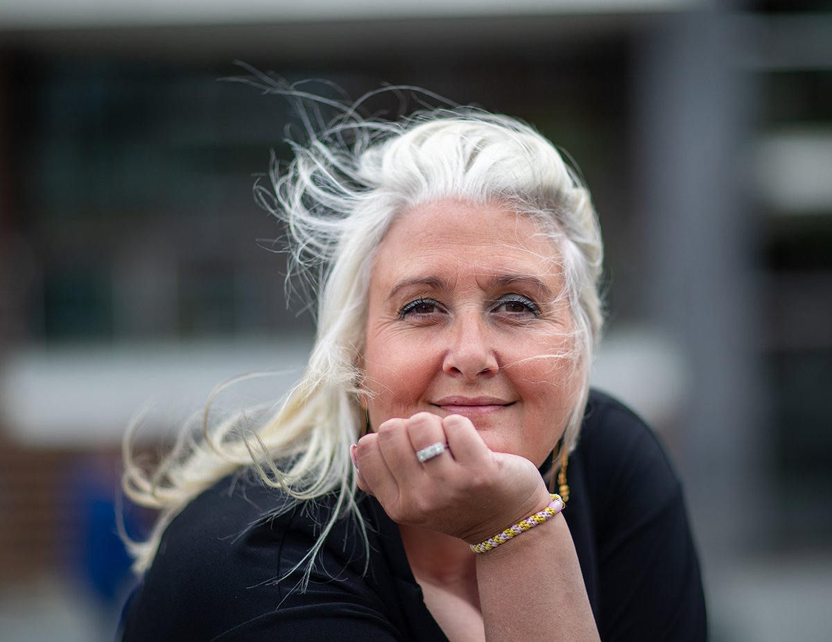 Blog - Pernille Sandberg Bech outdoors portrait