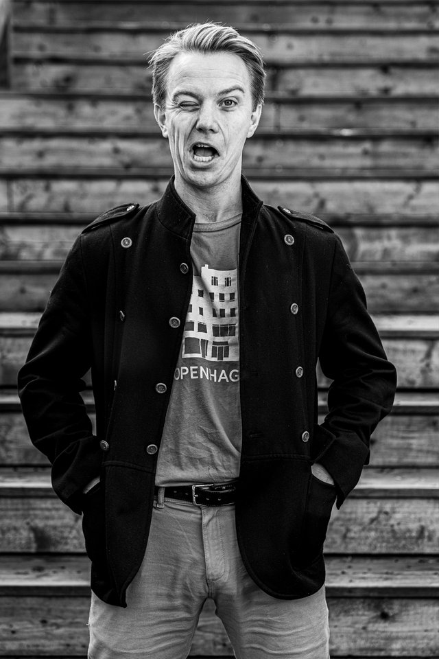 Blog - Peter Haahr fun portrait in black and white