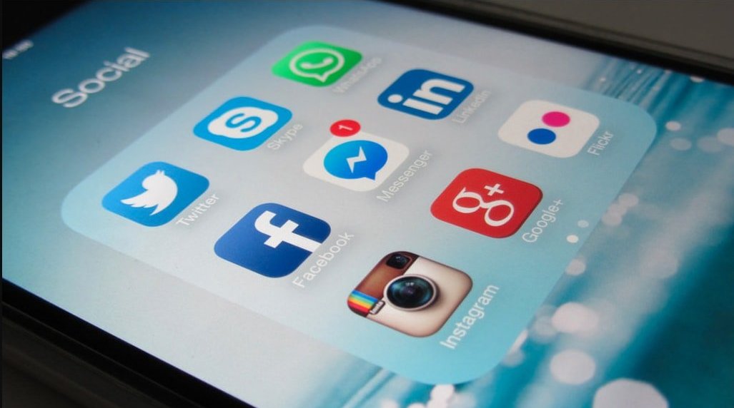Blog - Social selling: Improve your sales performance