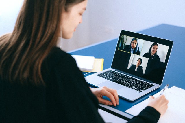 Blog - 4 Simple Ways to Align Your Sales & Customer Success Teams - Zoom Meeting Introduction