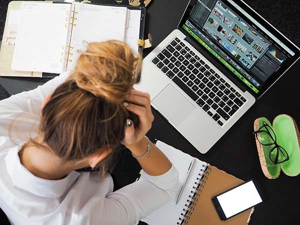 Blog - How Bad Management Affects Employee Engagement 2