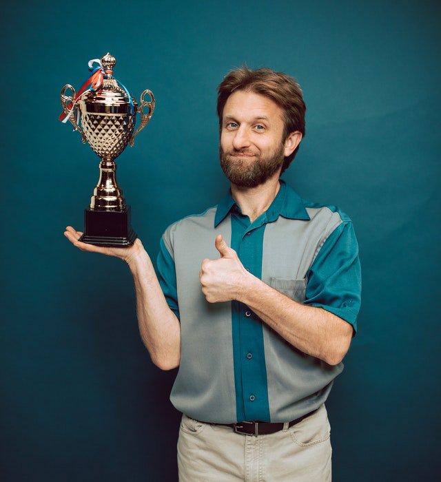 Blog - 6 Sales Gamification Ideas - Sales Gamification Contest Trophy