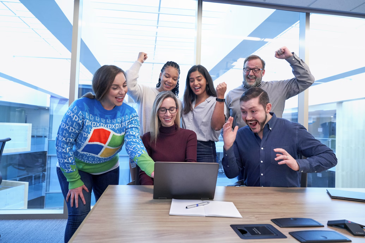 team-collaboration-celebrating.png