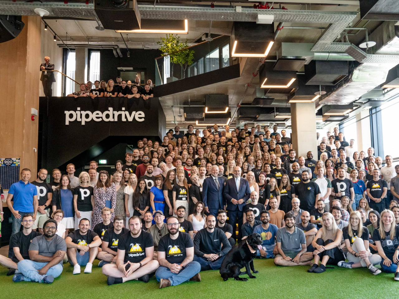 Pipedrive toma decisiones impulsadas por datos más rápido con Plecto