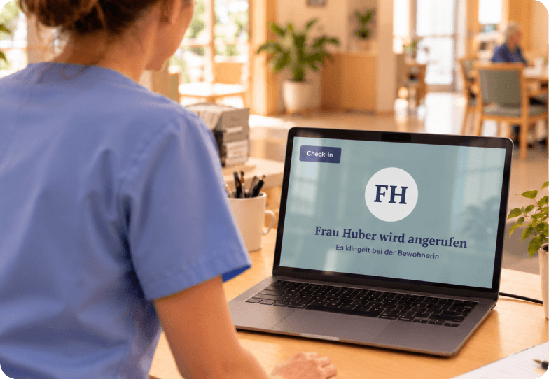 enna Gerät im Büro des Pflegedienstes mit der Hausübersicht aller Wohnungen