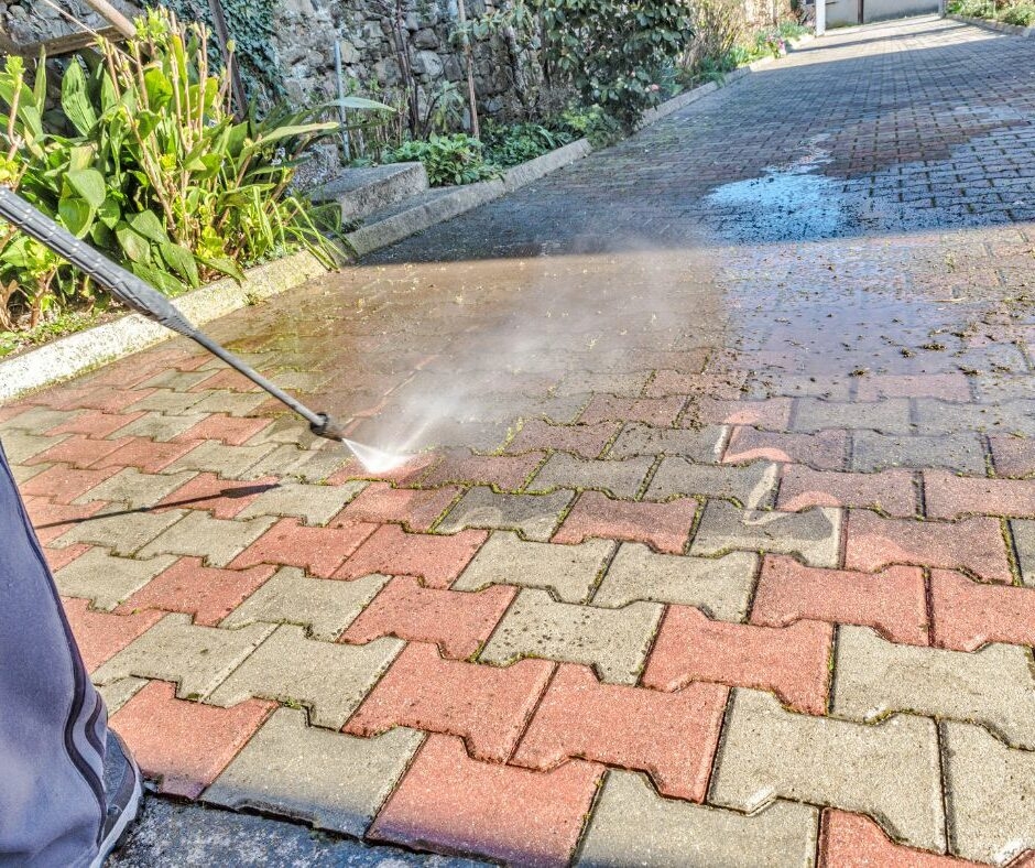 What is the best way to clean a tennis court?