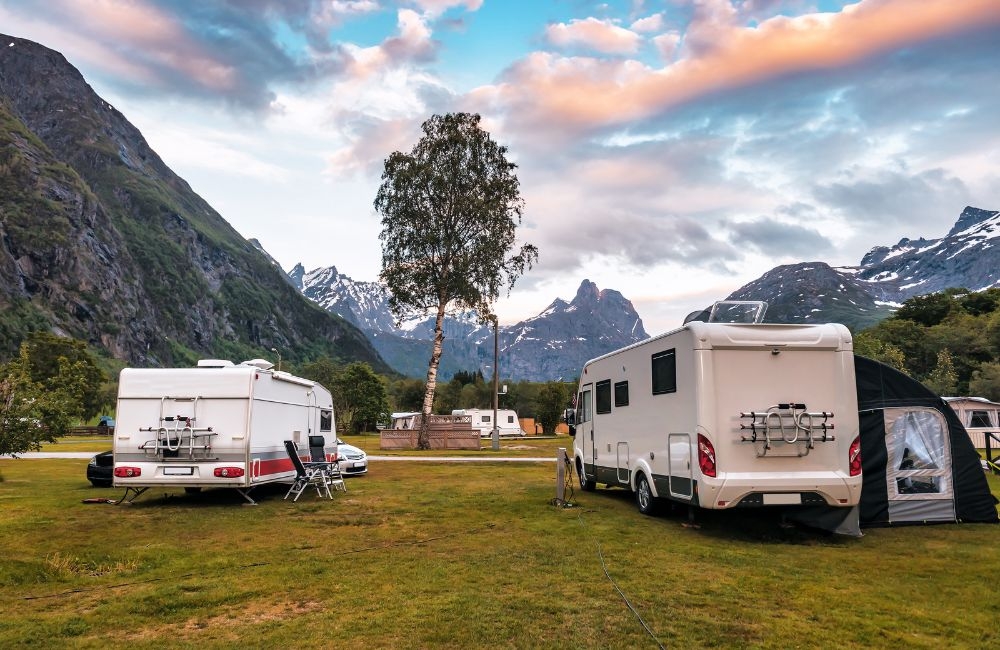 What key metrics help evaluate the efficiency of your self-contained campervan kitchen?