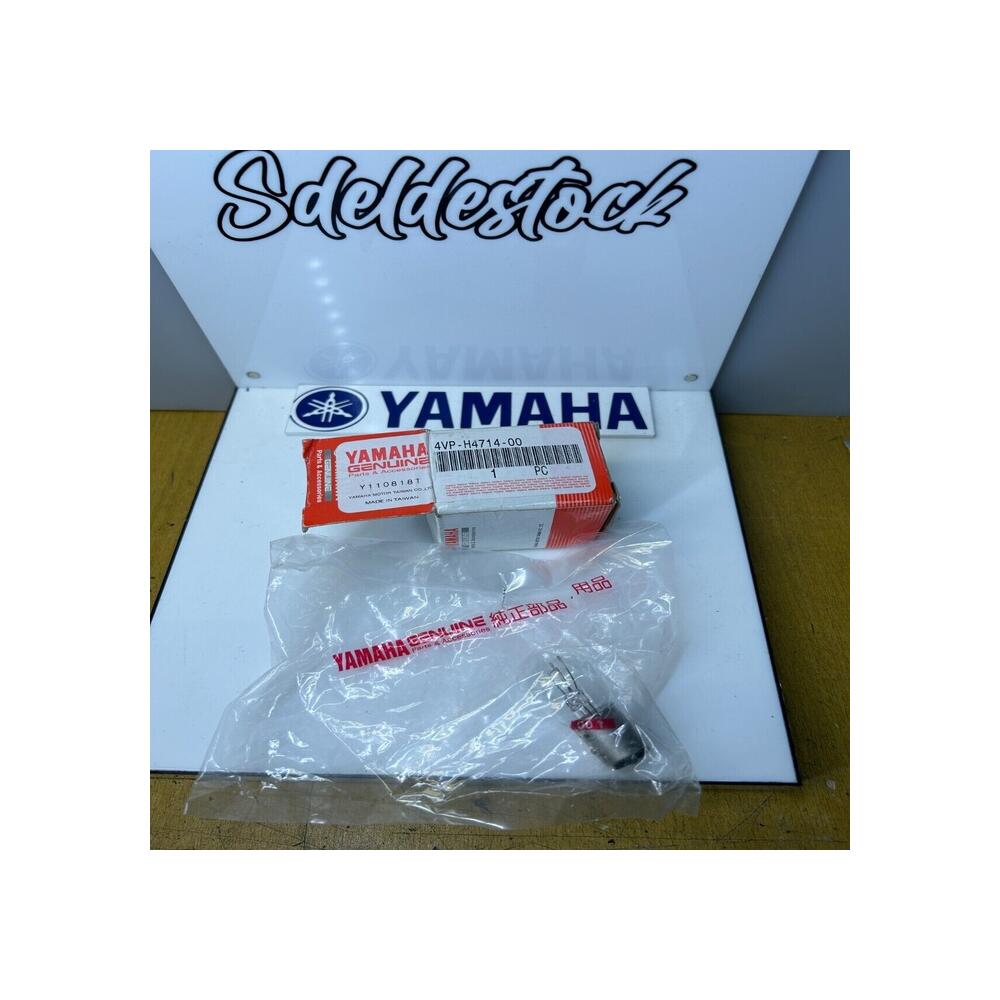 1 ampoule origine feu arrière yamaha 4VP-H4714-00 nxc xc 125 yw 100 125