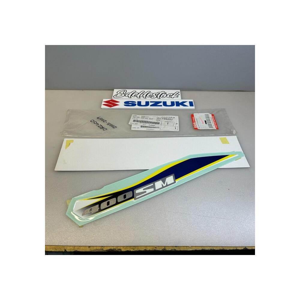1 autocollant emblème droit 400 sm suzuki 68135-29F20-DVP dr-z 400 sm 2007