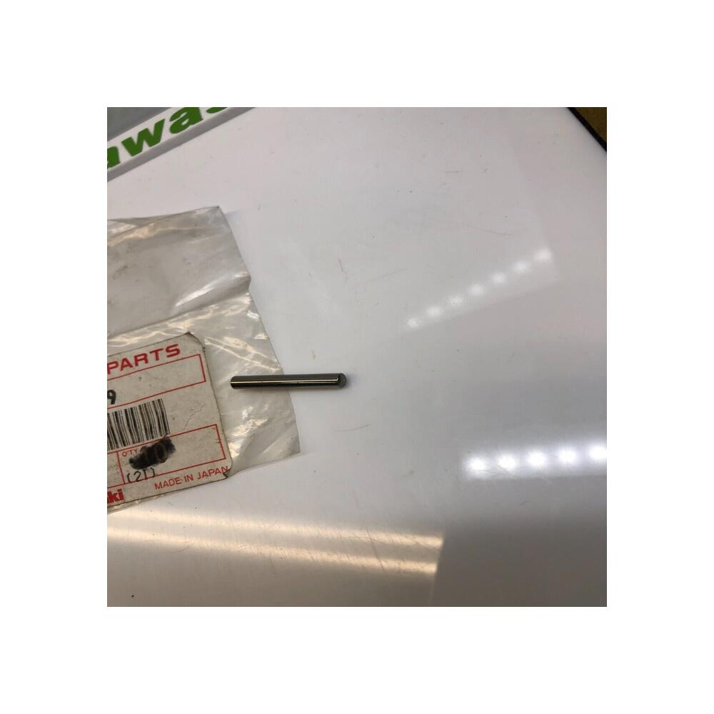 1 axe arbre pompe eau 3.5X23.8 kawasaki 92043-1129 ar kdx 125 kmx 200 125