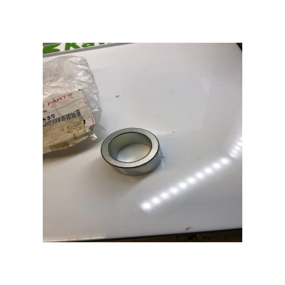 1 bague axe roue arriere droit  L=16.4 kawasaki 92152-0559 z zr 750 900