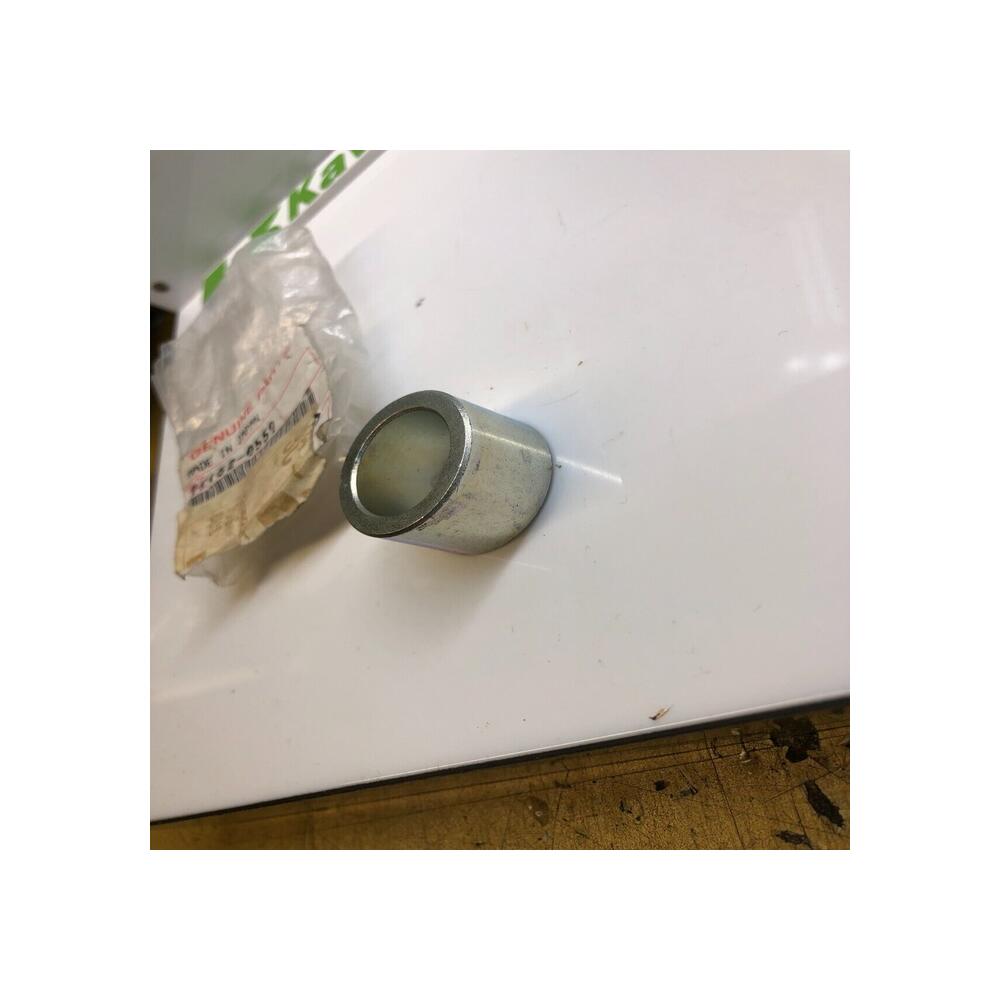 1 bague axe roue arriere droit  L=16.4 kawasaki 92152-0559 z zr 750 900