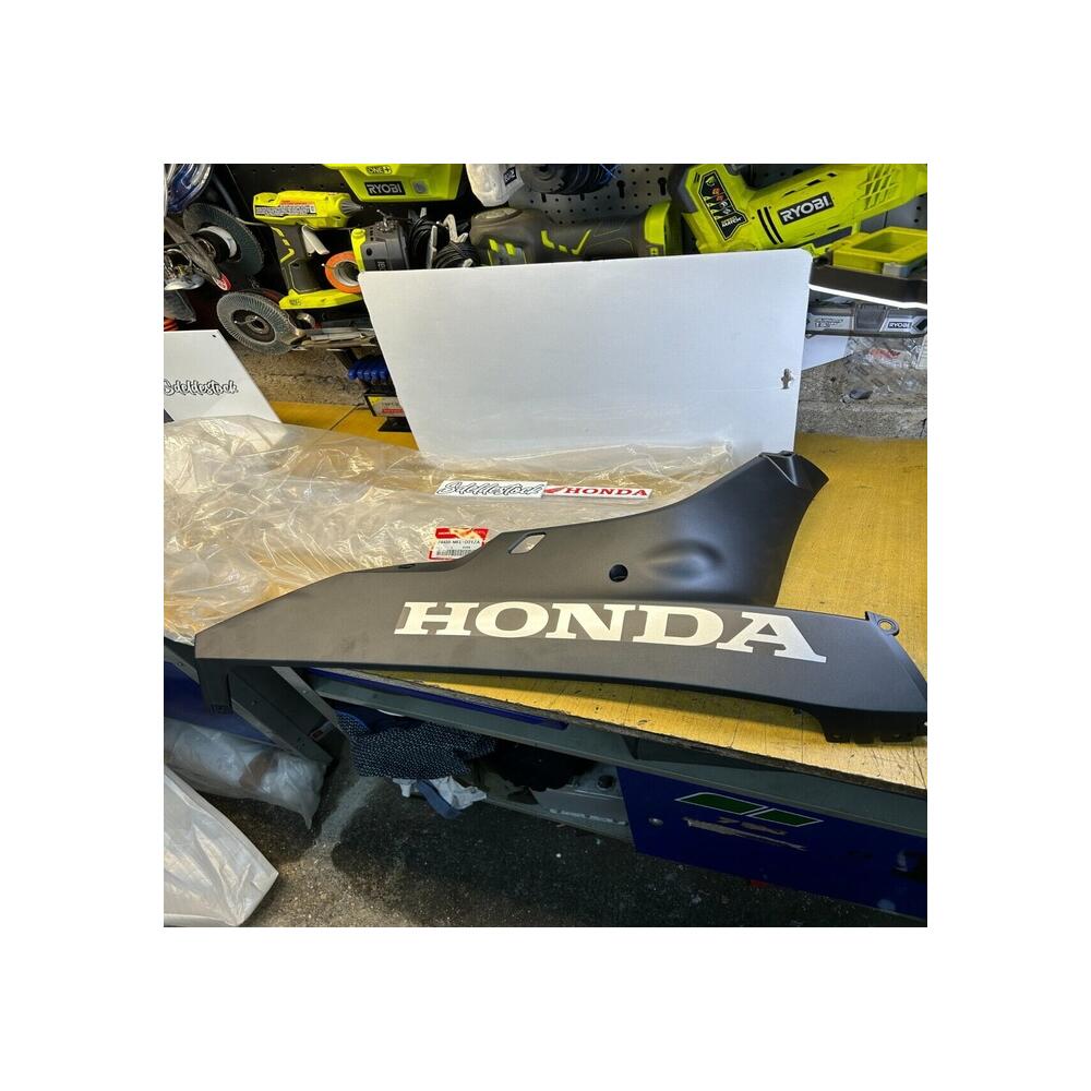 1 bas carénage avant droit honda 64400-MEL-D21ZA cbr 1000 rr 2006 fireblade