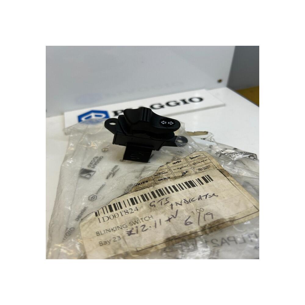 1 bouton clignotant vespa 1d001824 gts 125 150 4t e4 300 ie